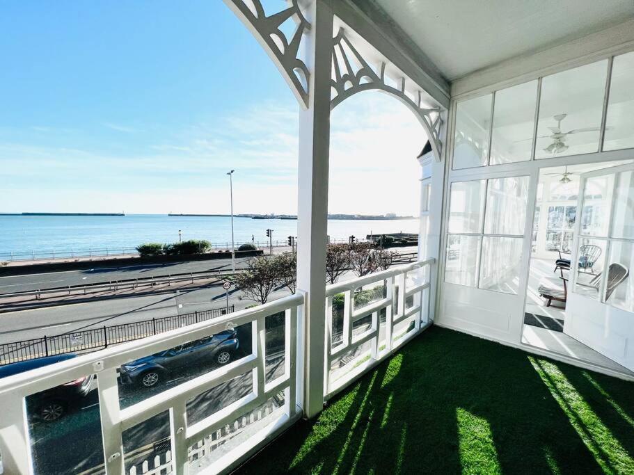 Flat 4 Marine Parade House, 1 East Cliff- Next To Dover Port, White Cliffs, Beach, Castle Esterno foto