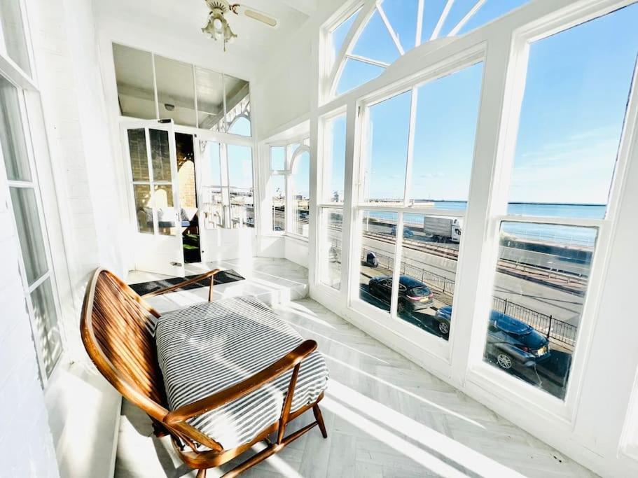 Flat 4 Marine Parade House, 1 East Cliff- Next To Dover Port, White Cliffs, Beach, Castle Esterno foto