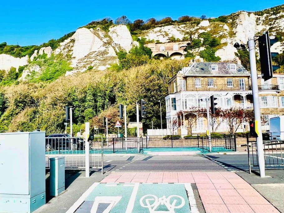 Flat 4 Marine Parade House, 1 East Cliff- Next To Dover Port, White Cliffs, Beach, Castle Esterno foto
