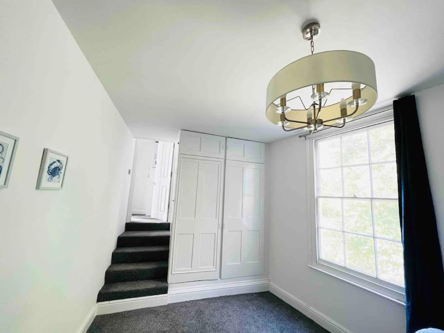 Flat 4 Marine Parade House, 1 East Cliff- Next To Dover Port, White Cliffs, Beach, Castle Esterno foto
